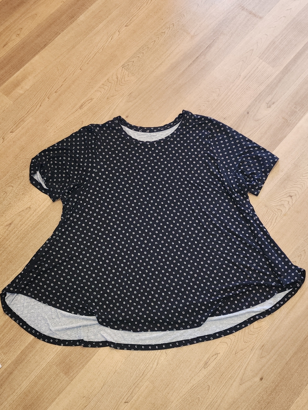 Lane Bryant Black Short Sleeve Tee with White Micro Dot Print